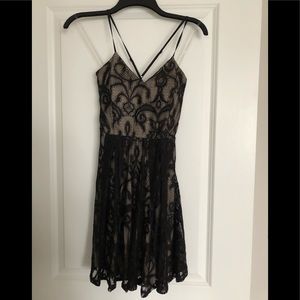 Windsor lace dress